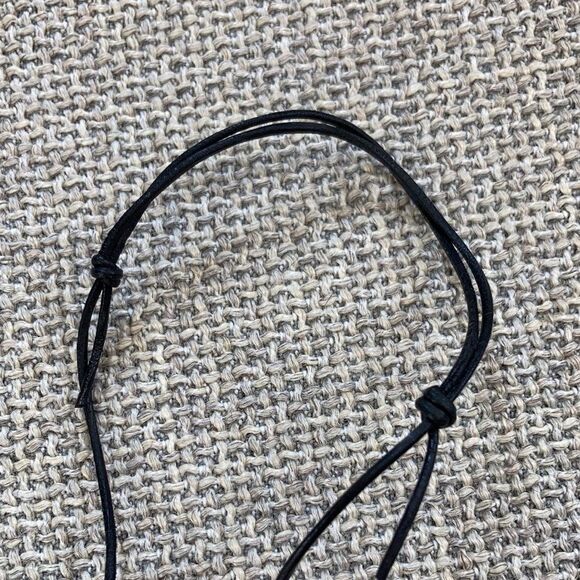 Vintage leather cord and baroque pearls minimalistic necklace - Picture 3 of 4